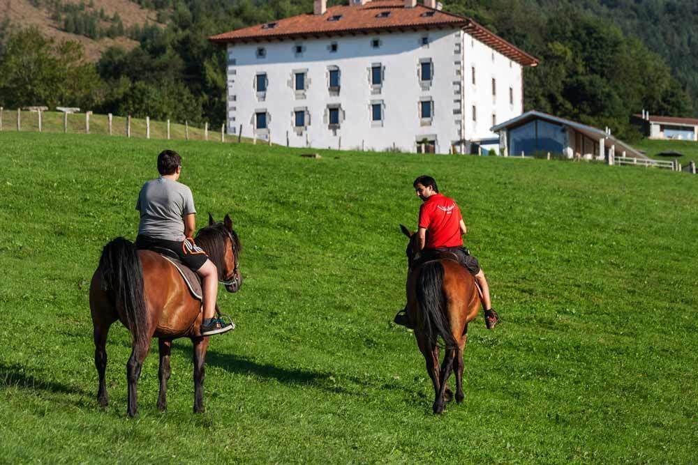 Palacio De Yrisarri By Irrisarri Land Igantzi Bagian luar foto