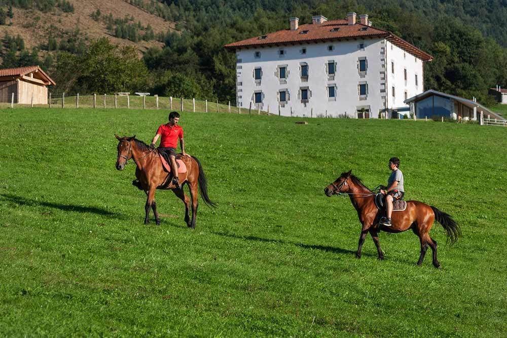 Palacio De Yrisarri By Irrisarri Land Igantzi Bagian luar foto