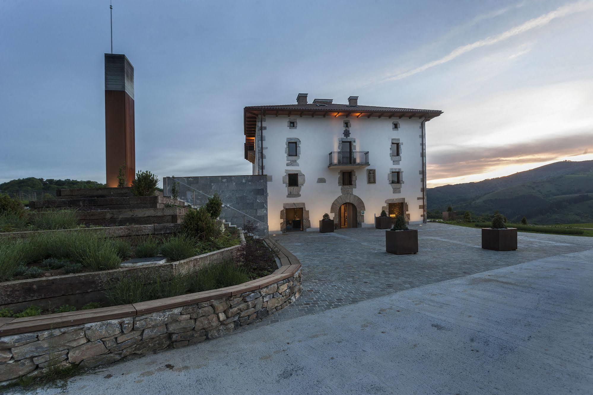 Palacio De Yrisarri By Irrisarri Land Igantzi Bagian luar foto