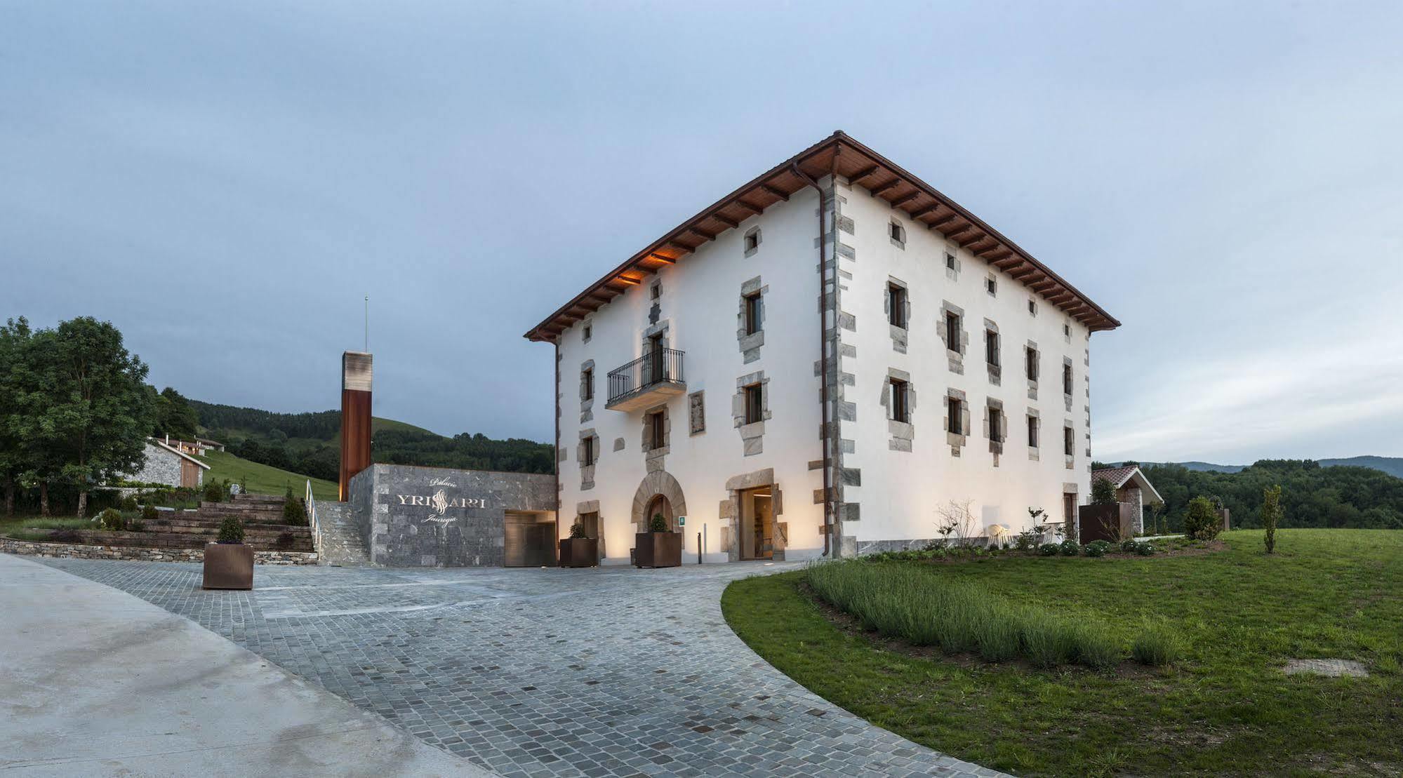 Palacio De Yrisarri By Irrisarri Land Igantzi Bagian luar foto